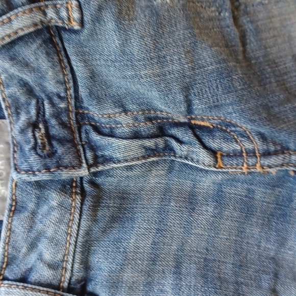 AEROPOSTLE distressed Shorty shorts .  Size 6. Med wash. Great used condition. - Picture 7 of 9